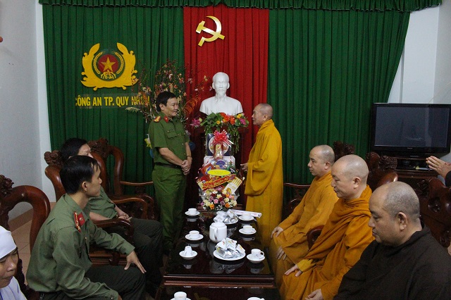 Ban Trị sự Phật giáo thành phố Quy Nhơn thăm và chúc Tết chính quyền tỉnh, Tp. Quy Nhơn